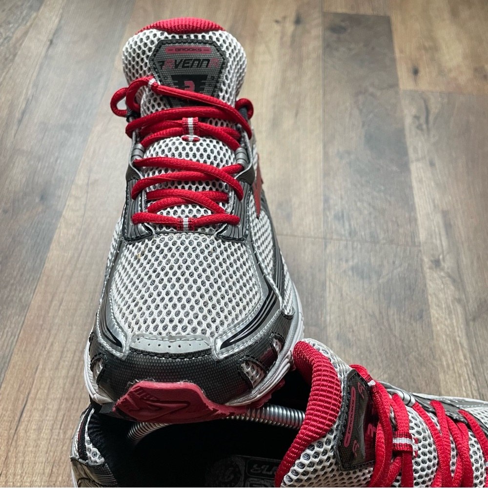 Brooks Ravenna Red and Black Men’s Running Shoes - Picture 2 of 14